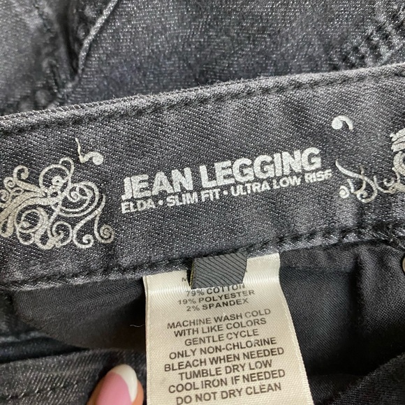 Classic Black Women's Jeans - Picture 3 of 8